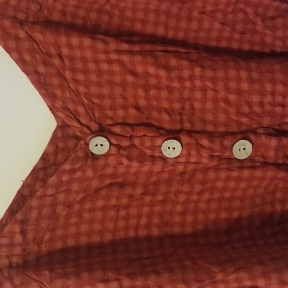 Plaid Buttoned Tank Top - Picture 2 of 4